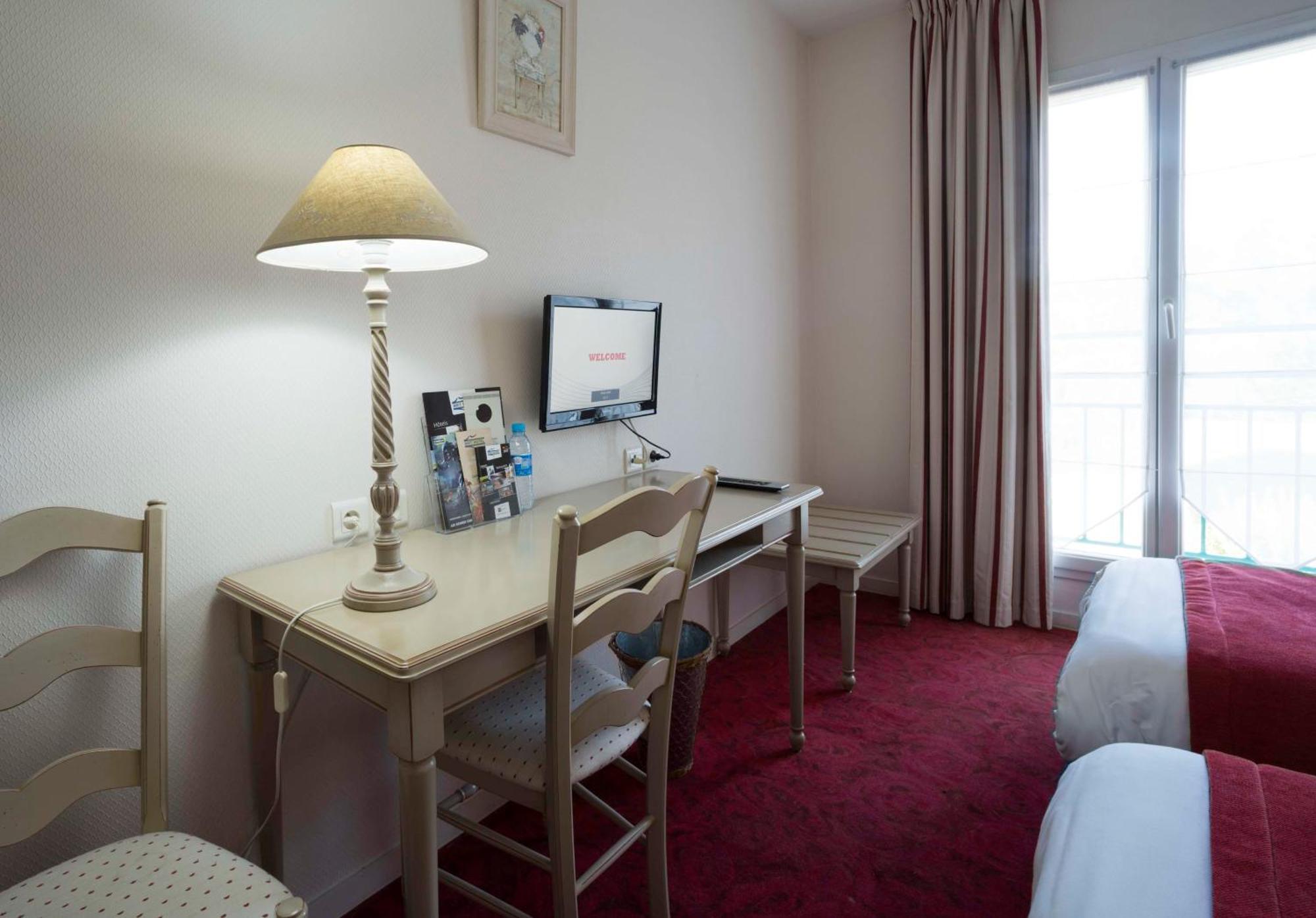 Brit Hotel Du Perche Nogent-le-Rotrou Bagian luar foto