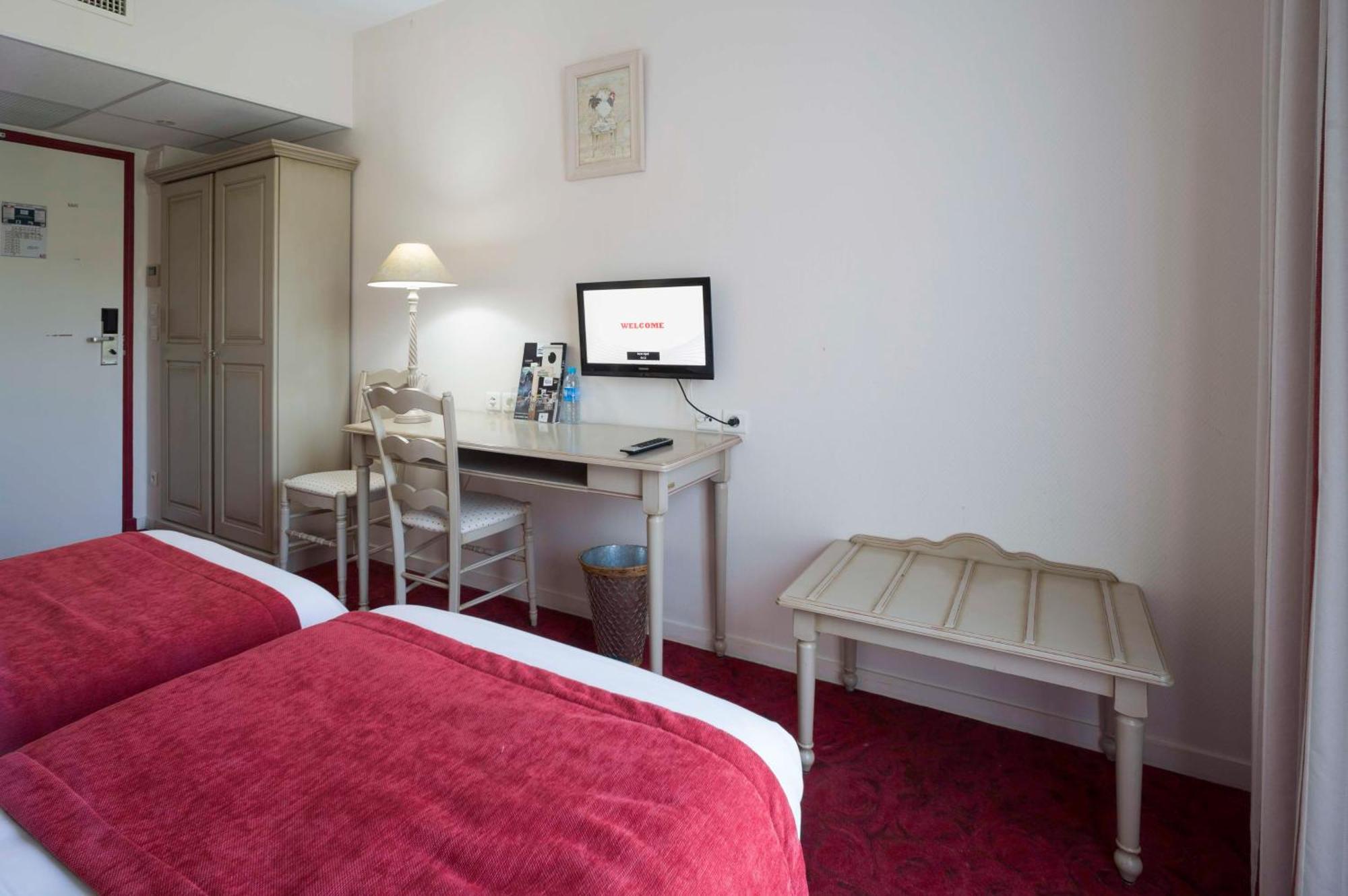 Brit Hotel Du Perche Nogent-le-Rotrou Bagian luar foto