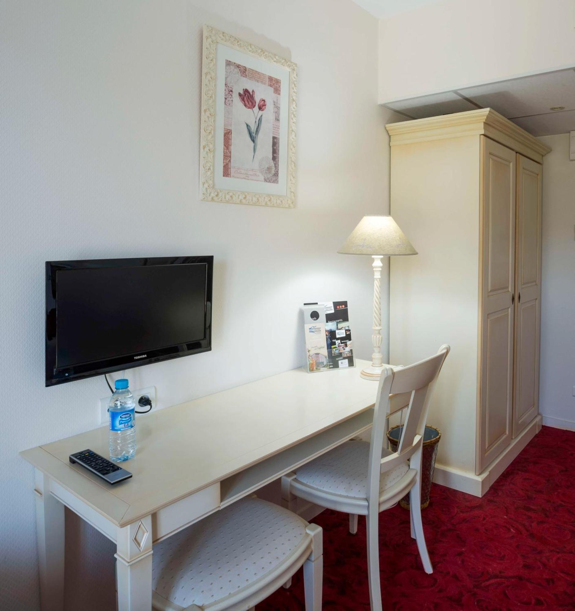 Brit Hotel Du Perche Nogent-le-Rotrou Bagian luar foto