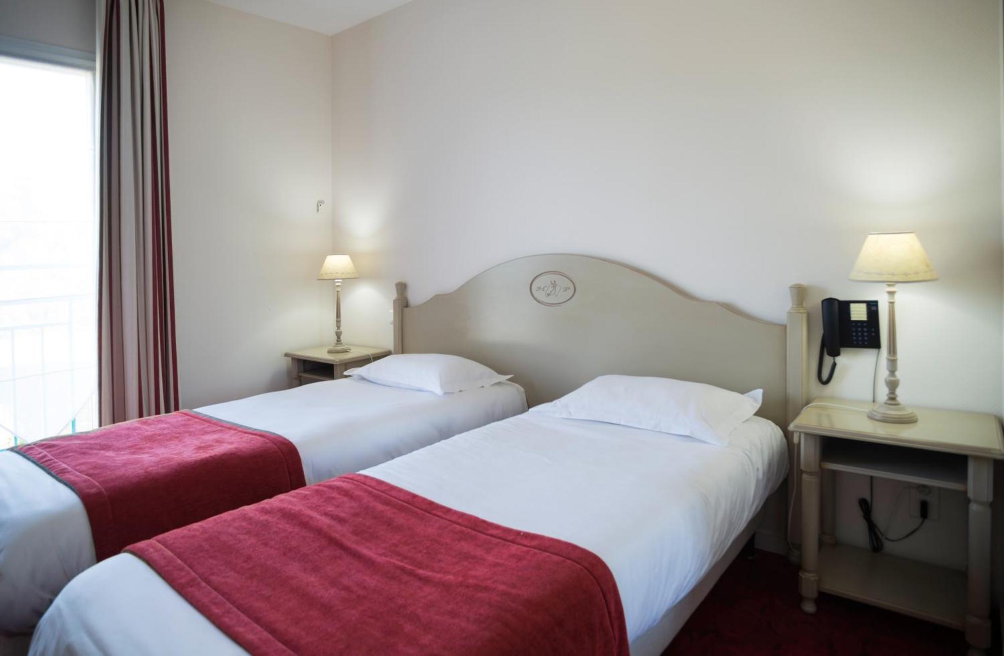 Brit Hotel Du Perche Nogent-le-Rotrou Bagian luar foto